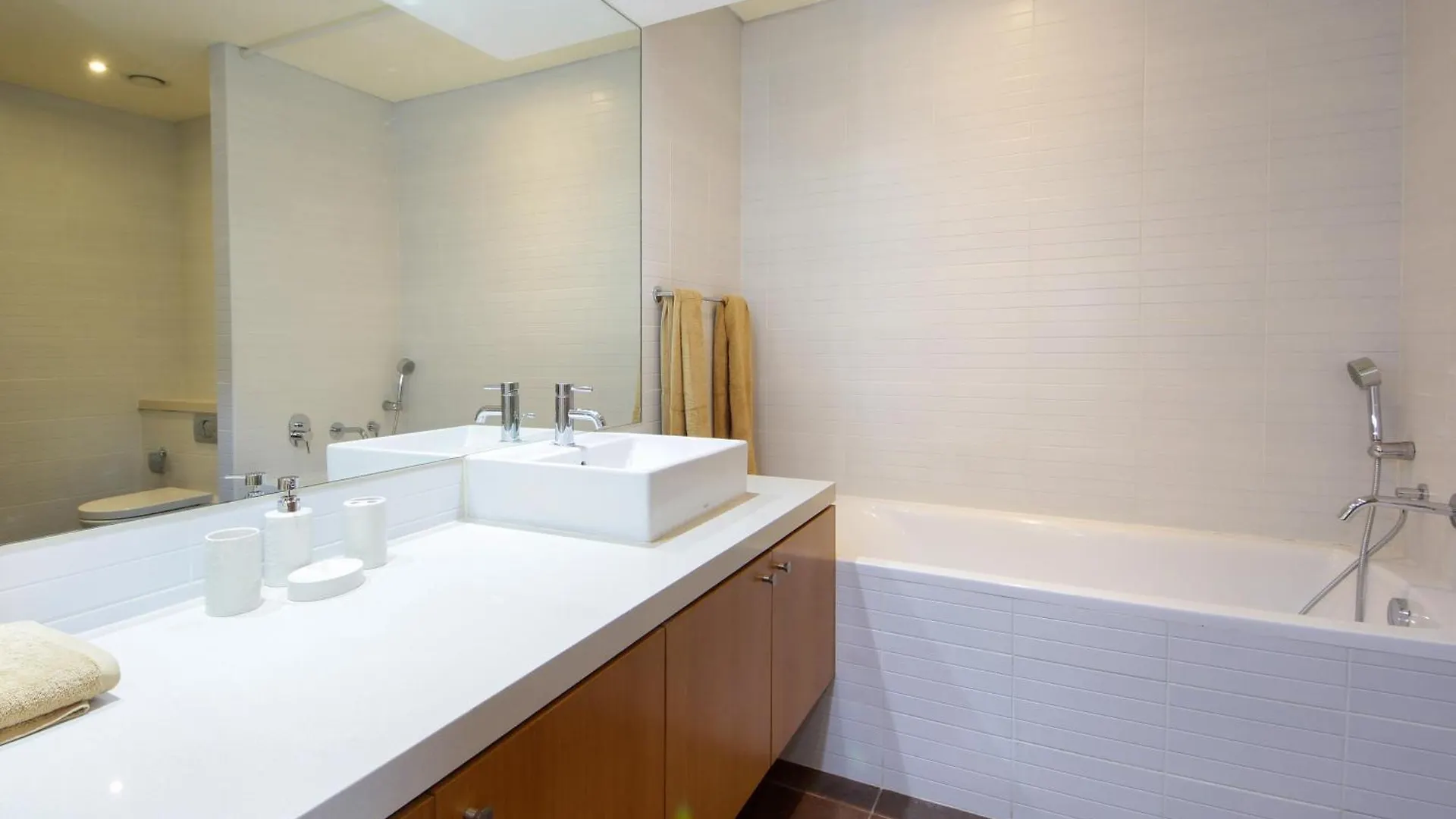 Apartment 1B - 216 Al Nada 1 Raha Beach - Silk Valley - Luxury 1B With Direct Beach Access Abu Dhabi